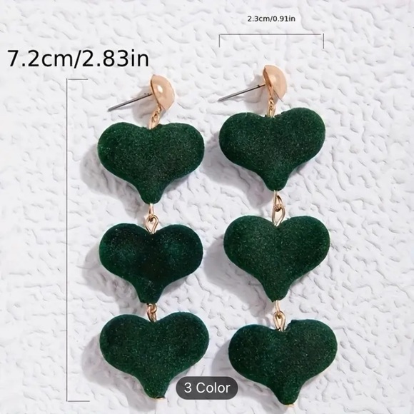 Bundle of two pairs of velvet triple heart drop earrings black and red NWT - Picture 5 of 8